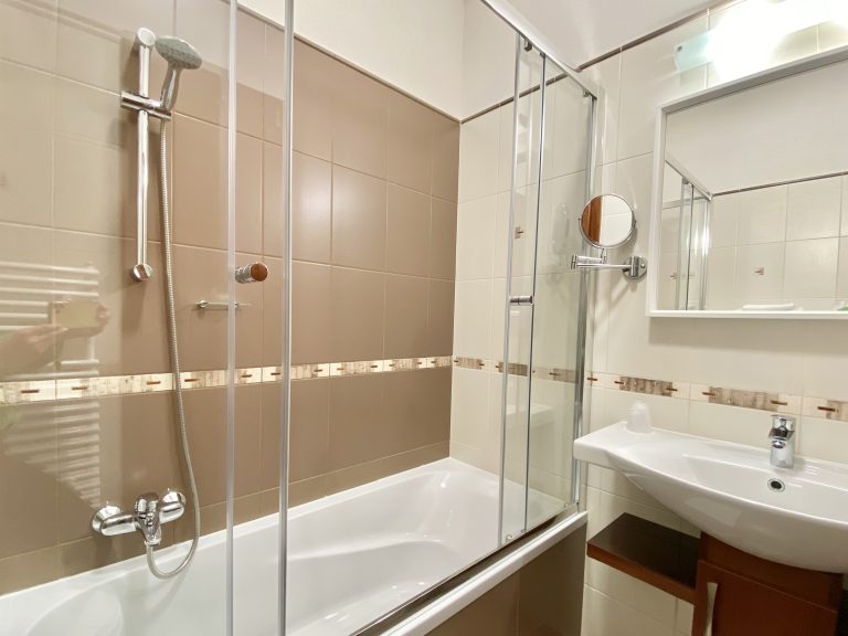 fürdőszoba káddal