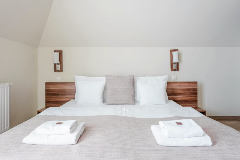 francia ágya szobában