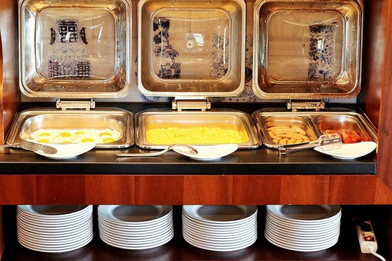 svédasztalos meleg reggeli