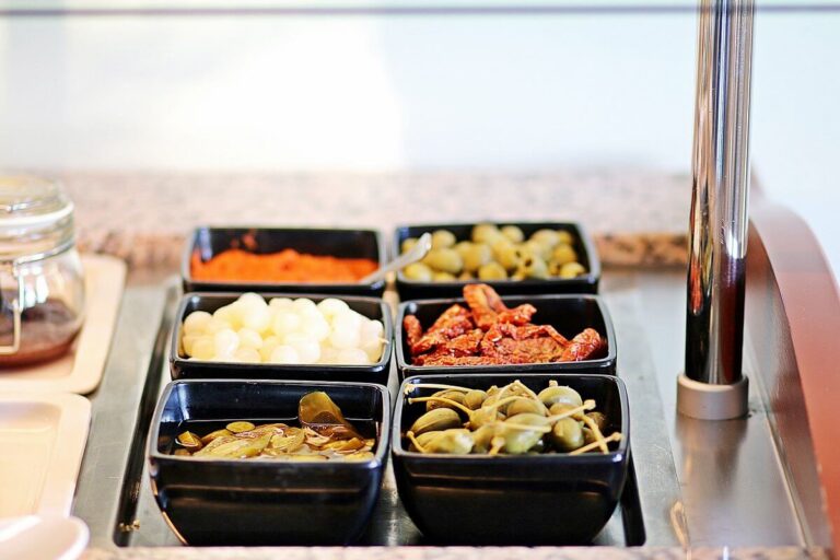 mediterrán különlegességek a svédasztalon