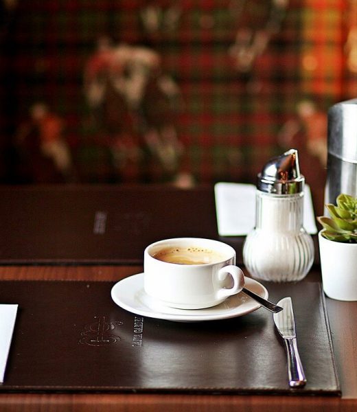 presszó kávé az ebéd zárásaként