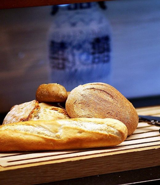 széles pékárú választék a reggelihez